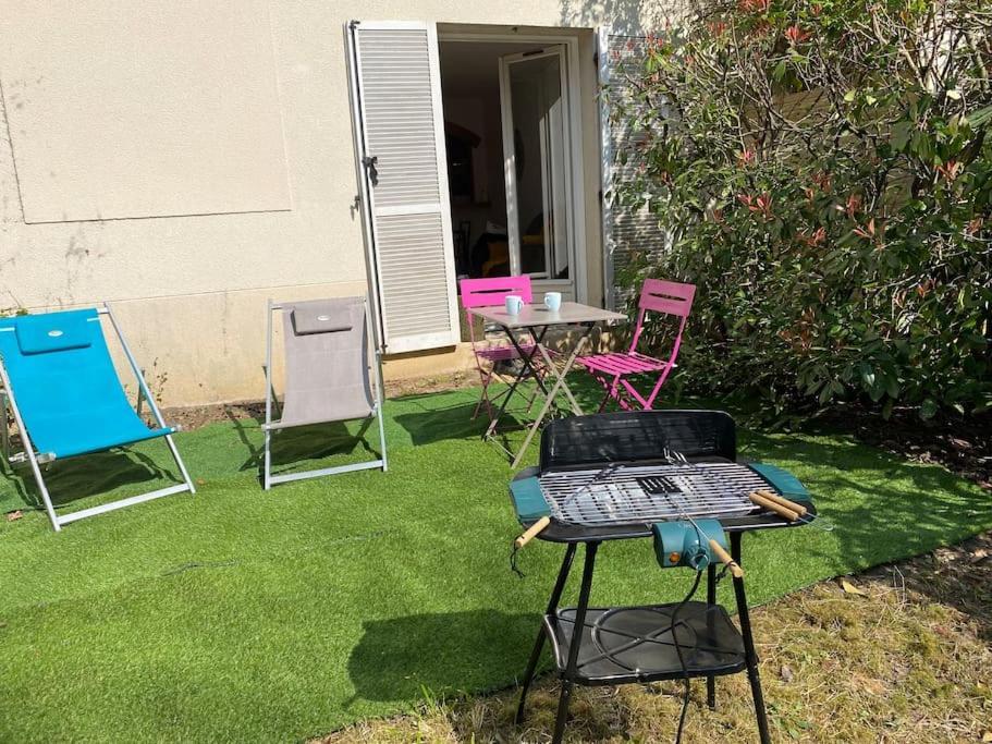 Appartement Cosy Avec Jardin Privatif Et Garage Fontainebleau Exterior photo